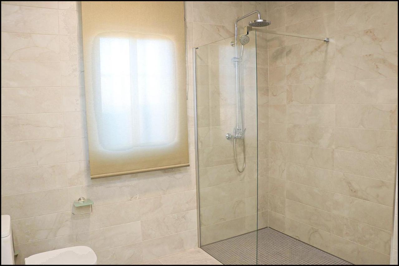 Chalet Penuelas Con Piscina โกนิล เด ลาฟรอนเตรา ภายนอก รูปภาพ