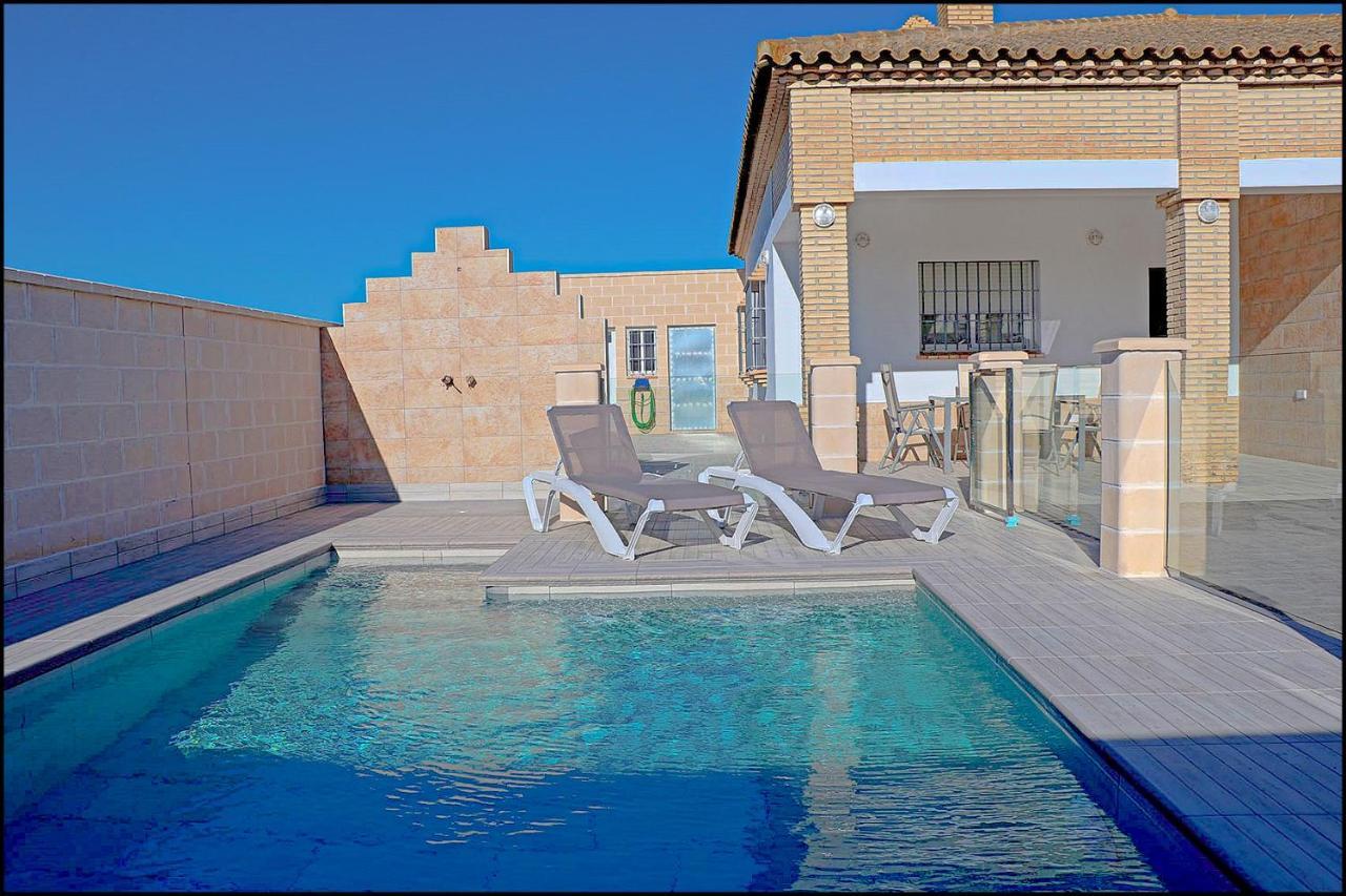Chalet Penuelas Con Piscina โกนิล เด ลาฟรอนเตรา ภายนอก รูปภาพ
