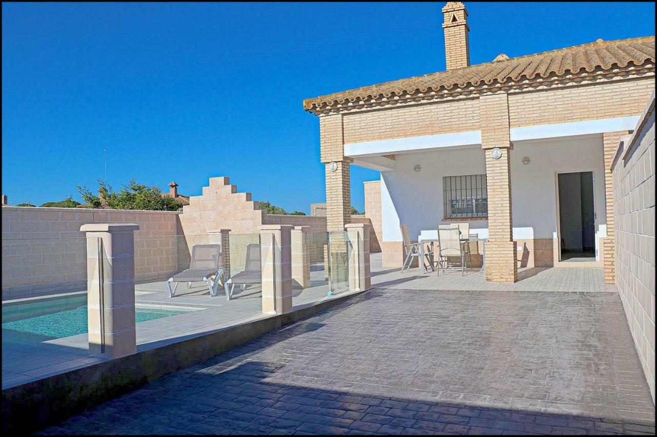 Chalet Penuelas Con Piscina โกนิล เด ลาฟรอนเตรา ภายนอก รูปภาพ