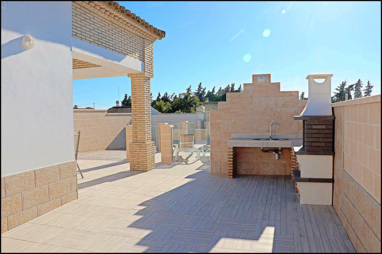 Chalet Penuelas Con Piscina โกนิล เด ลาฟรอนเตรา ภายนอก รูปภาพ