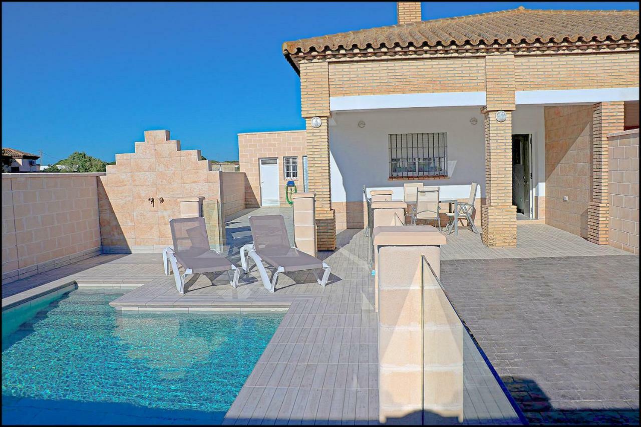 Chalet Penuelas Con Piscina โกนิล เด ลาฟรอนเตรา ภายนอก รูปภาพ