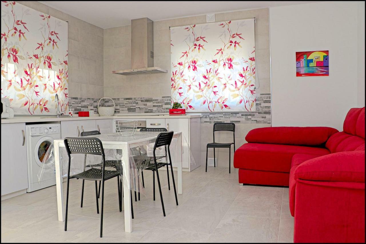 Chalet Penuelas Con Piscina โกนิล เด ลาฟรอนเตรา ภายนอก รูปภาพ