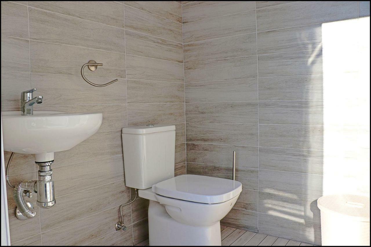 Chalet Penuelas Con Piscina โกนิล เด ลาฟรอนเตรา ภายนอก รูปภาพ