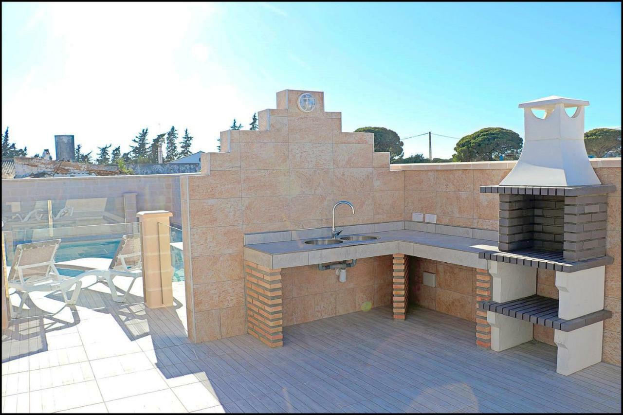 Chalet Penuelas Con Piscina โกนิล เด ลาฟรอนเตรา ภายนอก รูปภาพ