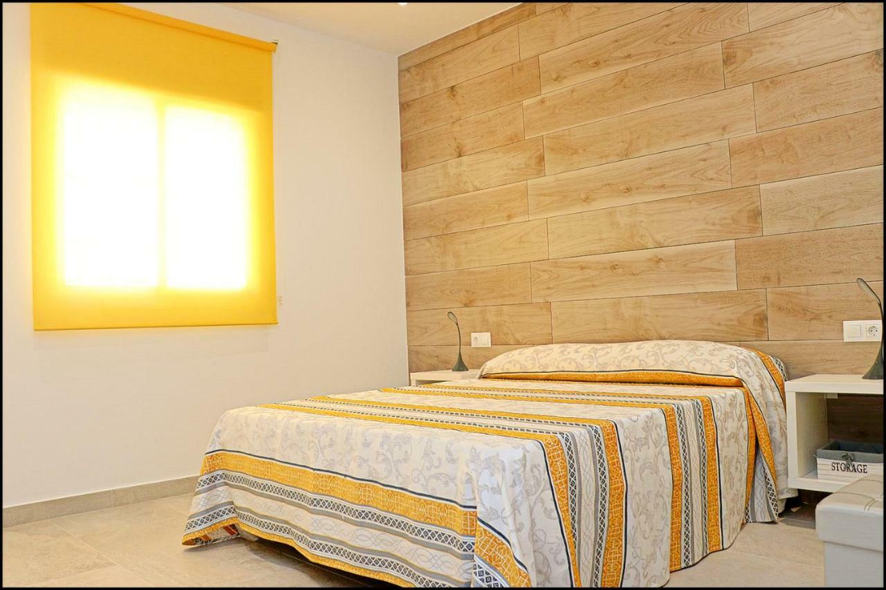 Chalet Penuelas Con Piscina โกนิล เด ลาฟรอนเตรา ภายนอก รูปภาพ